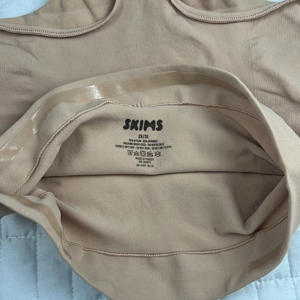 SKIMS SEAMLESS SCULPT HIGH WAISTED THONG IN MICA SIZE 2X 3X - Picture 3 of 3